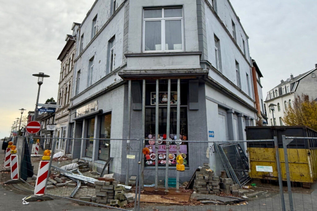 Abrissarbeiten des Hauses an der Oberen Waldstraße starten