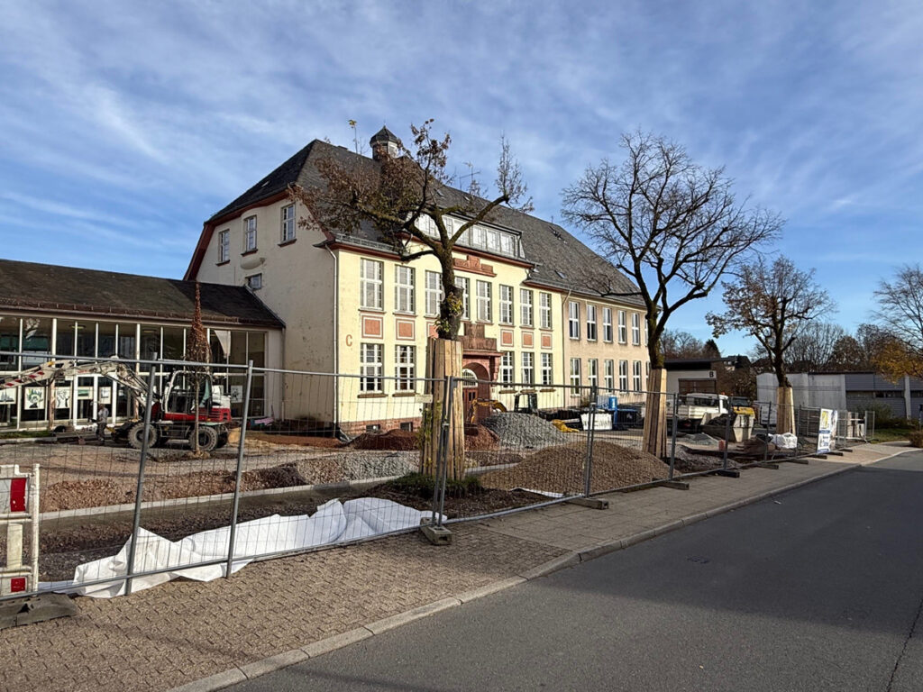 Schulhof-Erweiterungen am Gymnasium auf der Zielgeraden