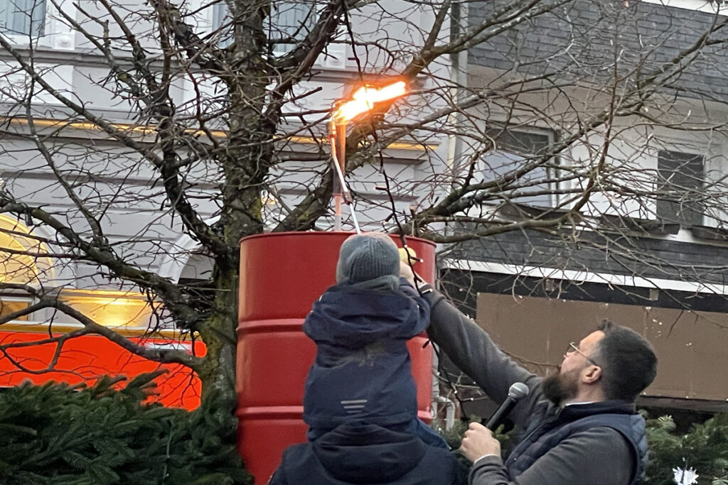 Advent Advent ein Lichtlein brennt