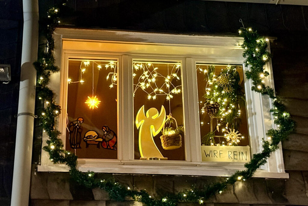 Adventsfenster 15 – Glühweinbude Markt 57