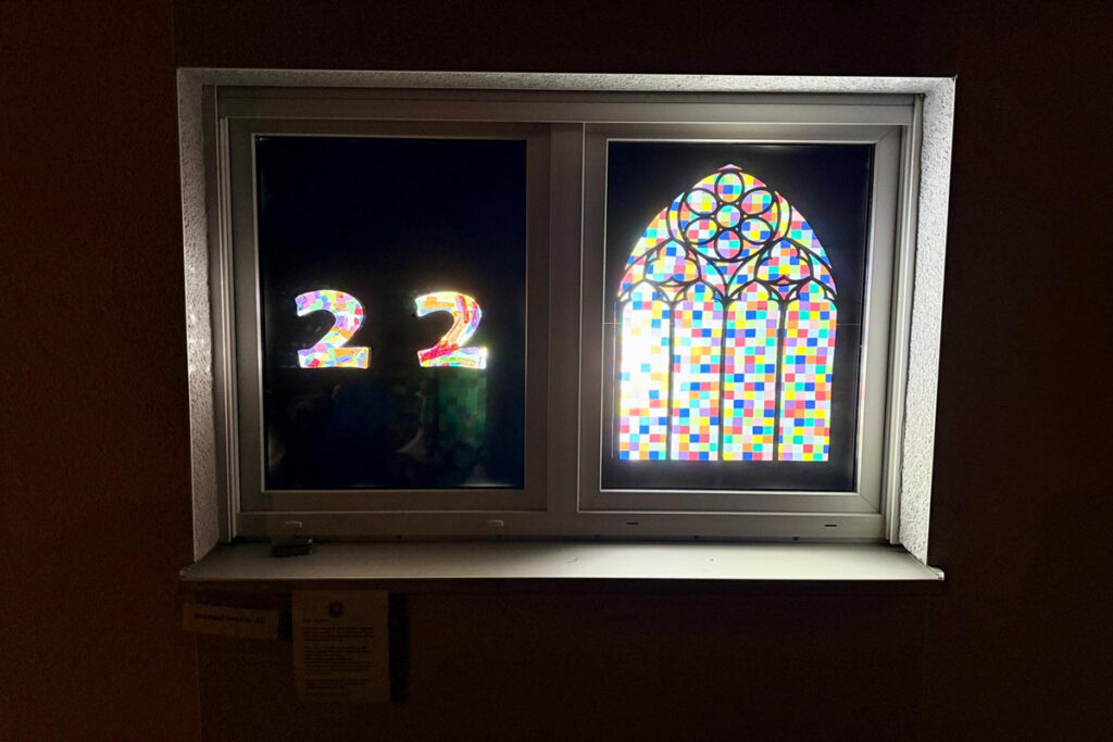 Adventsfenster 22 – Ringstraße: doppelt gemoppelt hält besser?