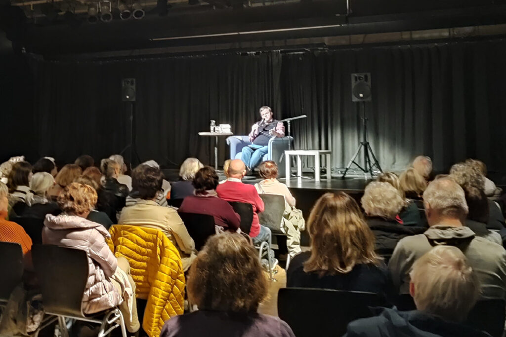 Humorvoller und geistreicher Blick auf Neues aus der Bücherwelt