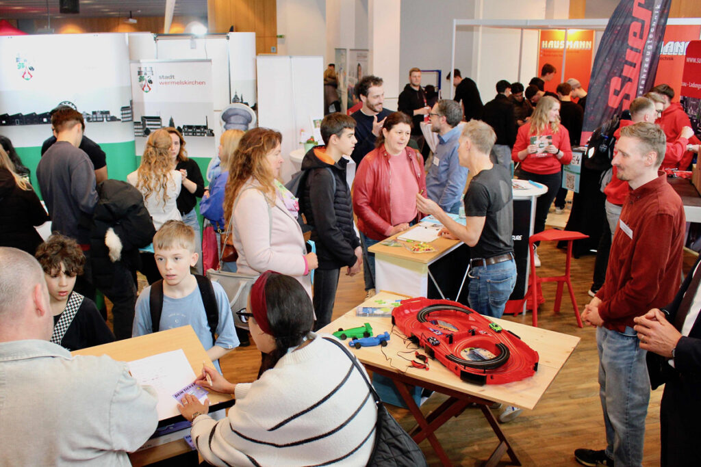 4. Ausbildungsmesse „connect with your future“ im Bürgerzentrum