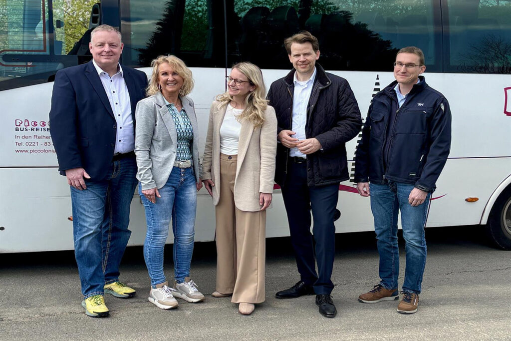 „Sahnehäubchen“ des Wandertourismus startet in neue Saison – Bergischer WanderBus wird ab 28. März wieder das Tor zu Eifgen und Dhünn