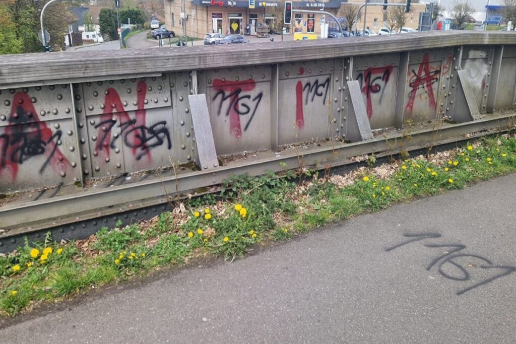 Sorge um zunehmende rechtsextreme Vorfälle in Wermelskirchen: AJZ Bahndamm macht Übergriffe öffentlich