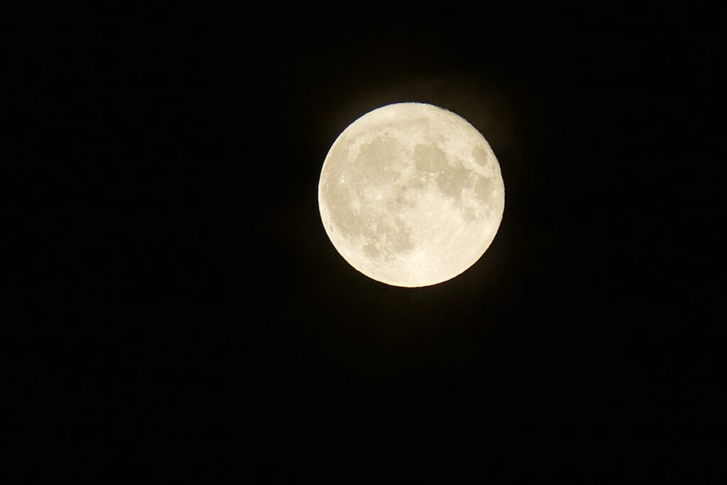 “Blue Moon” über Wermelskirchen
