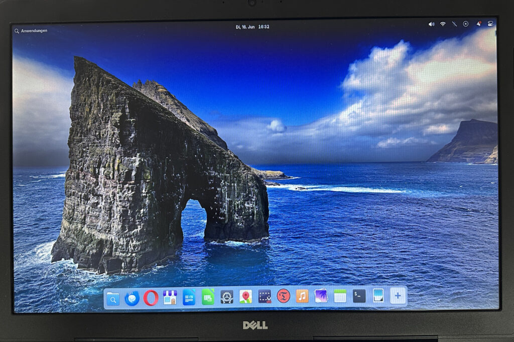 “elementary OS”