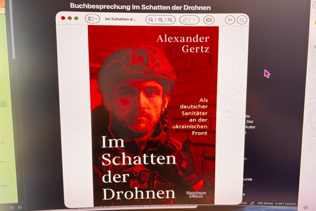 Buchbesprechung zu: „Im Schatten der Drohnen“
